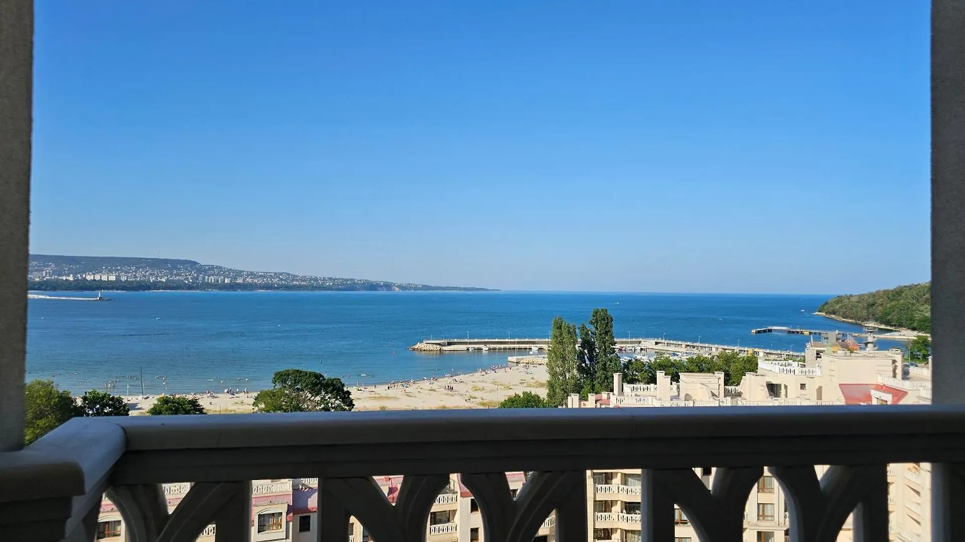 Διαμέρισμα Sea View 1Br Across The Beach Βάρνα